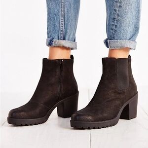 Vagabond Chelsea Grace Brushed Suede Chunky Heel Black Booties